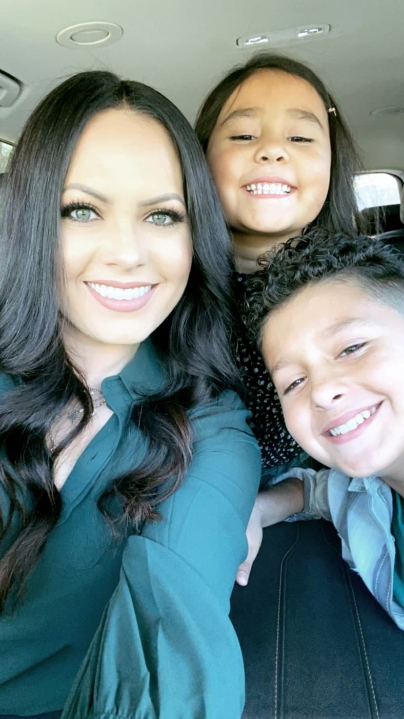 Jessica Evans with her two kids